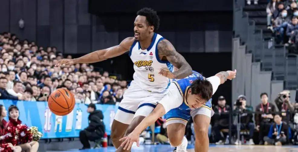 赛地聚焦——CBA季后赛关键时刻热度飙升；广厦男篮内部沟通；球迷炸锅；资深球员宣示担当的简单介绍-九游娱乐